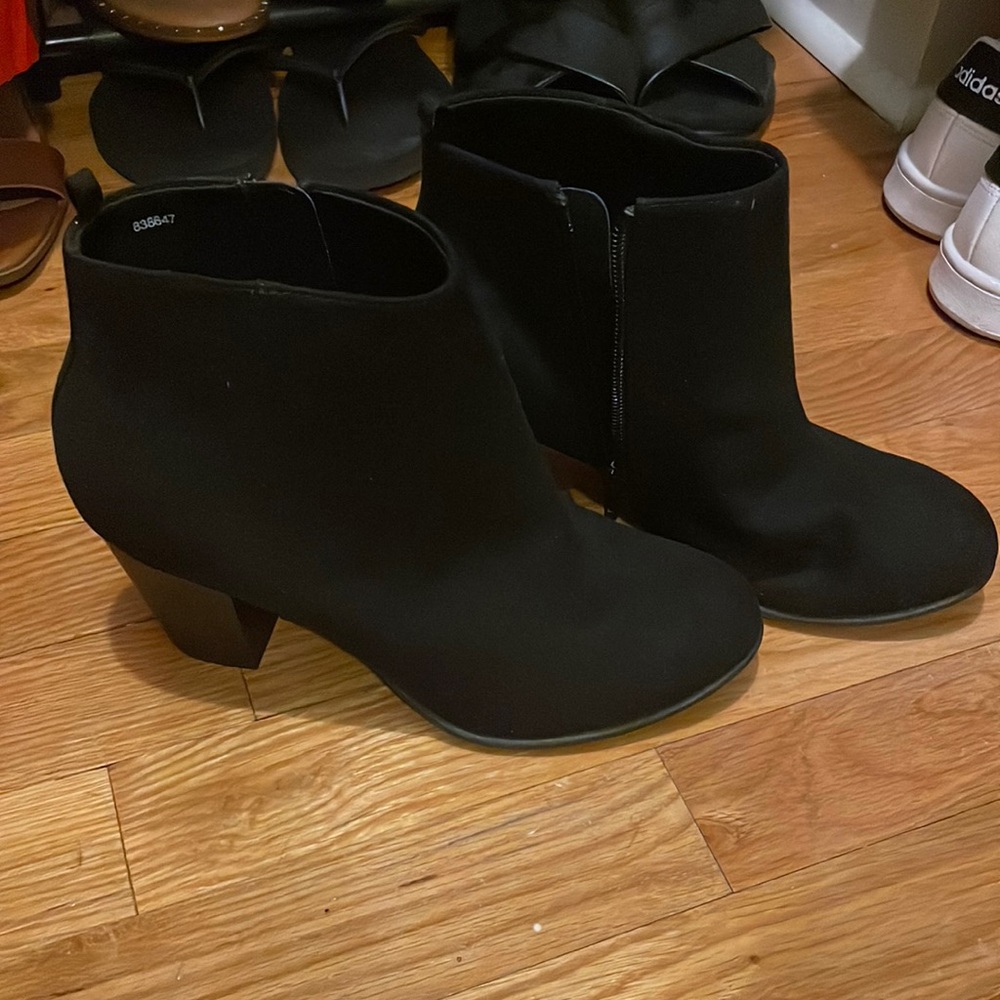 Gap Black faux suede booties